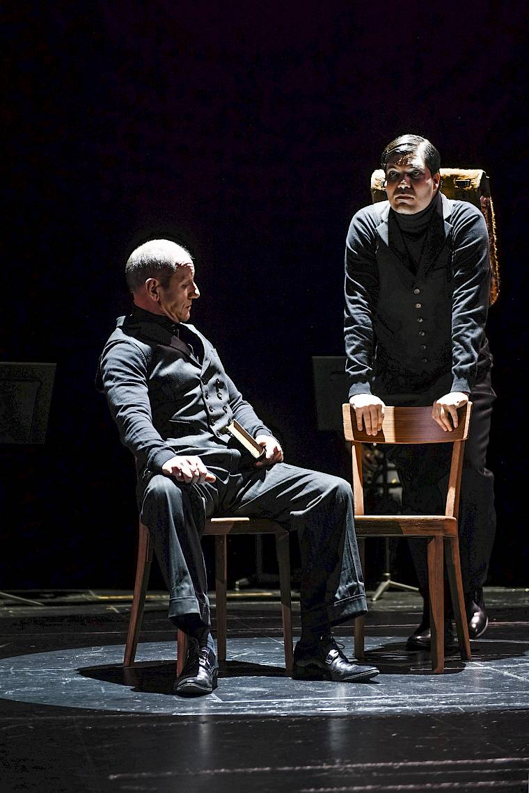 Die Geschichte vom Soldaten, Corona. Foto: T+T Fotografie / Toni Suter + Tanja Dorendorf